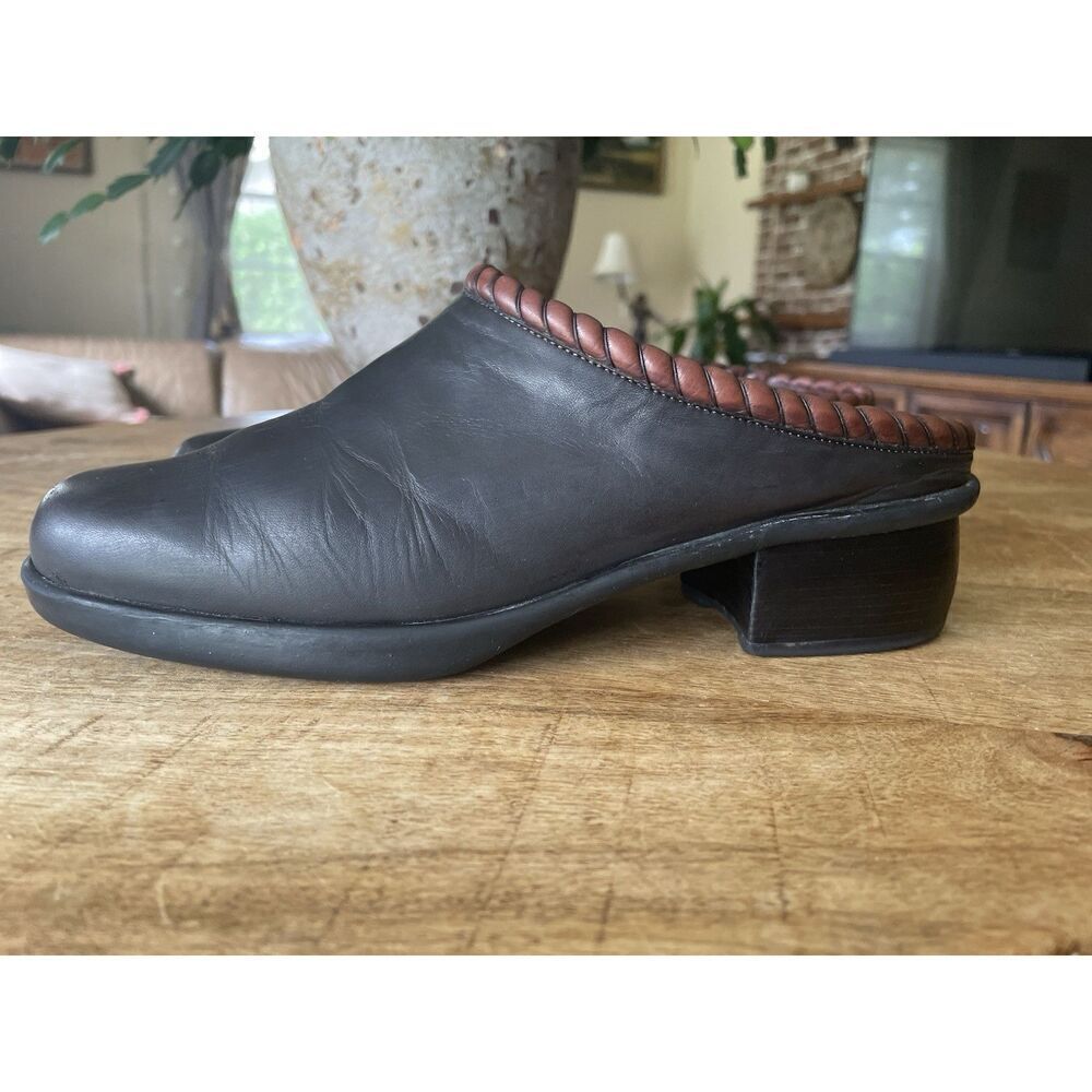 COLE HAAN Womens 7.5 Brown and Tan Braided hem Leather Mules Clogs slip on
